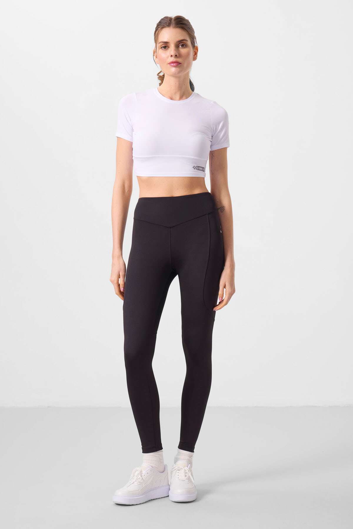 Siyah Standart Fit Esnek Performans Kadın Tayt - 94666 - TOMMYLIFE