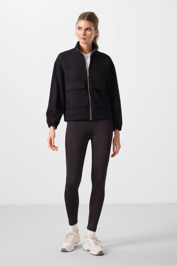 Siyah Yumuşak Dokulu Dik Yaka Oversize Kargo Cepli Kadın Crop Top Sweatshirt - 97301 - 4