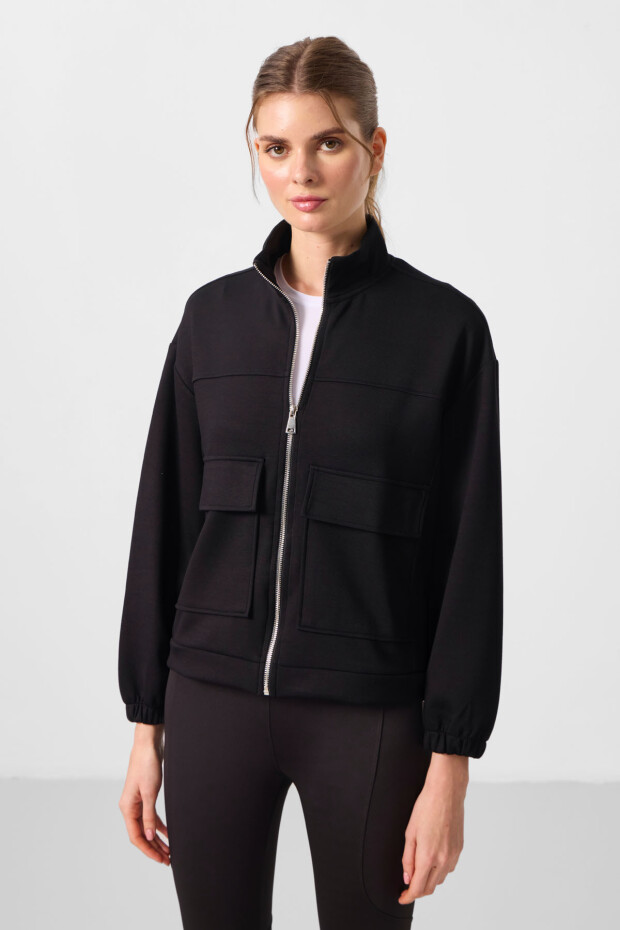 Siyah Yumuşak Dokulu Dik Yaka Oversize Kargo Cepli Kadın Crop Top Sweatshirt - 97301 - 5