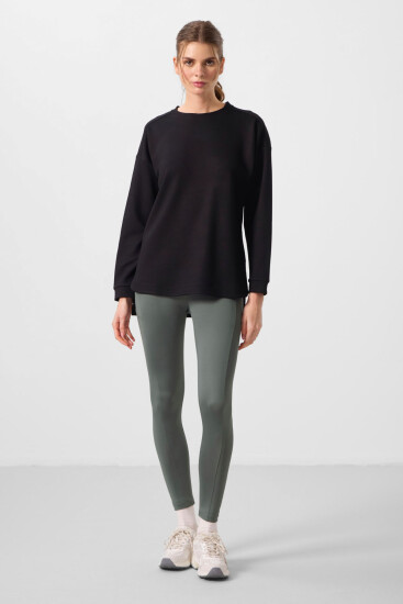 Siyah Yumuşak Dokulu O Yaka Rahat Form Kadın Tunik Sweatshirt - 97305 - TOMMYLIFE (1)