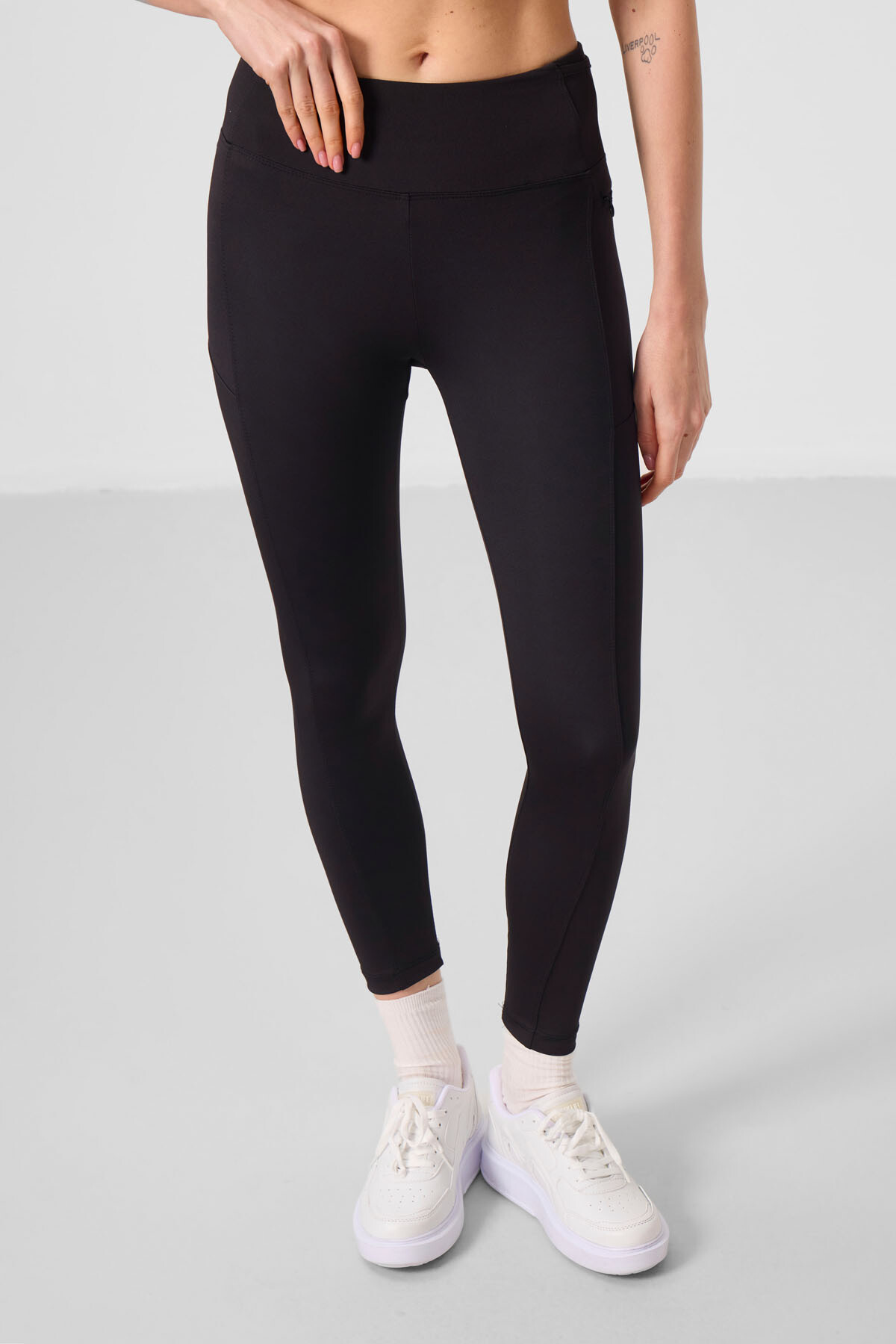 Siyah Esnek Standart Fit Performans Kadın Tayt - 94667 - TOMMYLIFE (1)