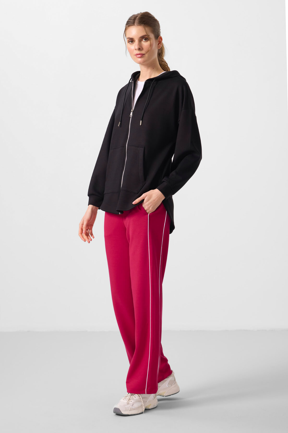 Siyah Yumuşak Dokulu Kapüşonlu Oversize Kadın Tunik Sweatshirt - 97302 - TOMMYLIFE (1)