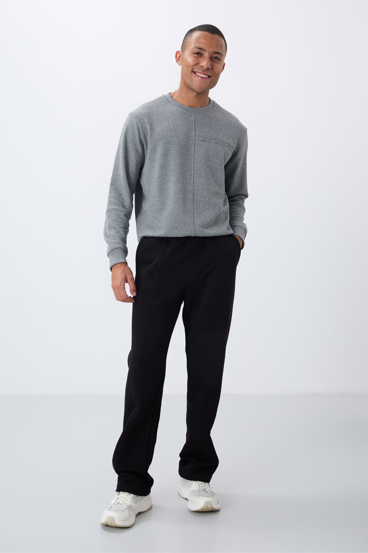 Siyah Pamuklu Kalın İçi Tüylü Yumuşak Dokulu Oversize Nakışlı Erkek Eşofman Altı -82146 - TOMMYLIFE (1)