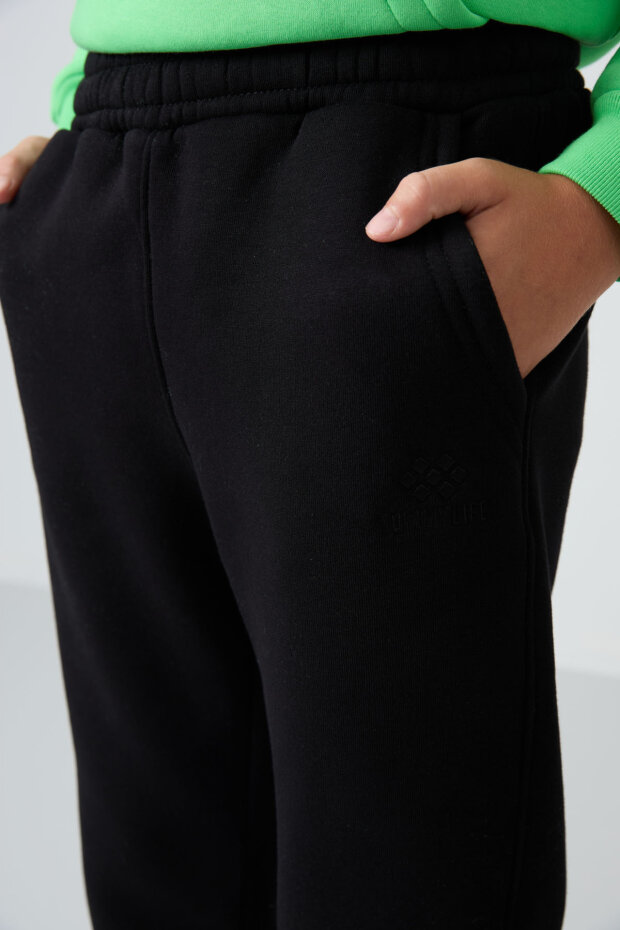 Siyah Pamuklu Kalın İçi Tüylü Standart Fit Nakışlı Erkek Çocuk Eşofman Alt - 11224 - 4