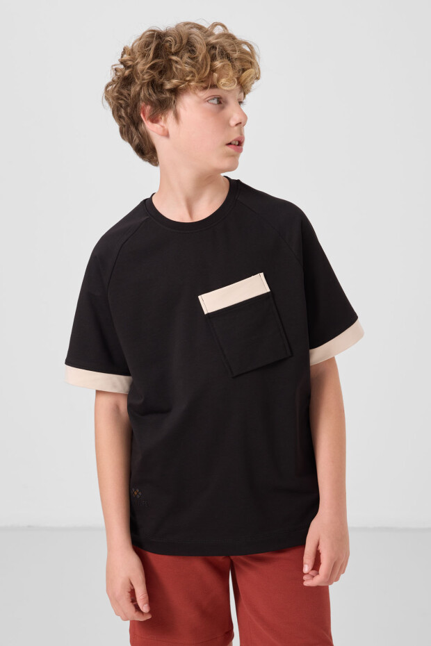 Siyah Pamuklu Yumuşak Dokulu Oversize Cep Detaylı Erkek Çocuk T-Shirt - 11295