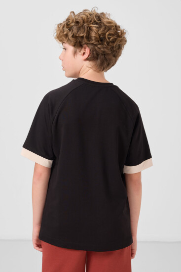 Siyah Pamuklu Yumuşak Dokulu Oversize Cep Detaylı Erkek Çocuk T-Shirt - 11295 - Thumbnail