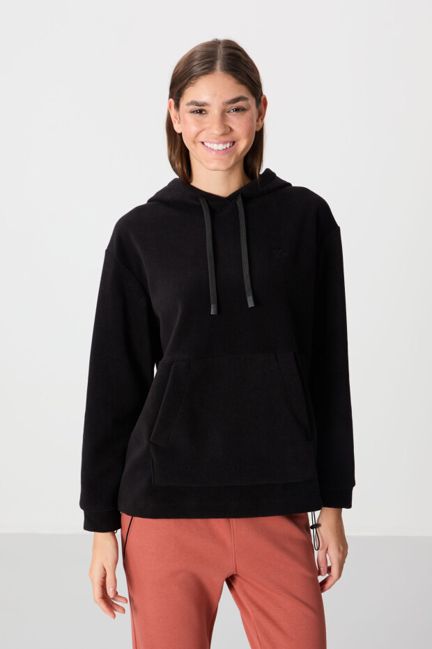 Siyah Kalın Yumuşak Dokulu Kapüşonlu Rahat Form Nakışlı Polar Kadın Sweatshirt - 97292 - 4