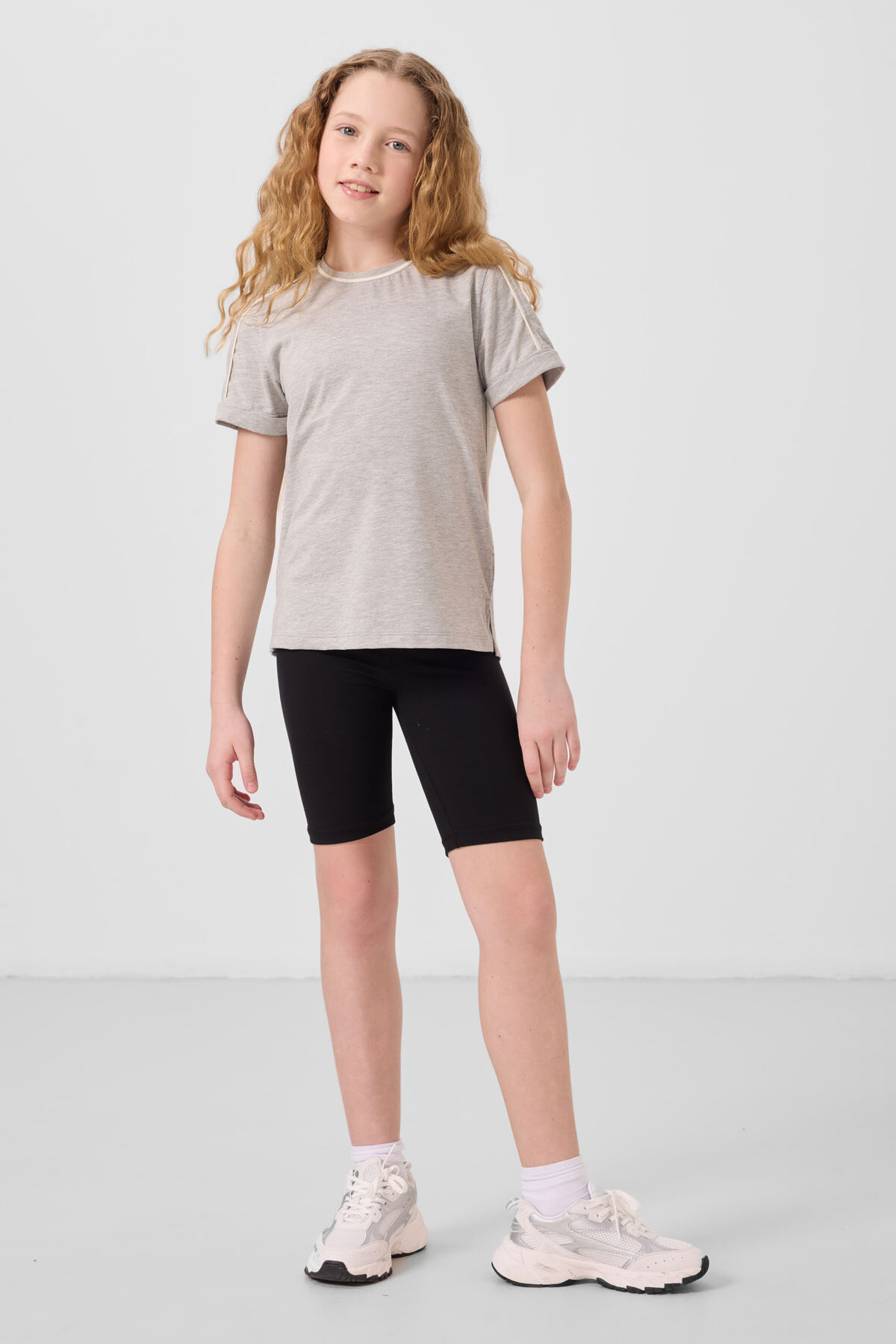 Siyah Pamuklu Kısa Paça Standart Fit Basic Kız Çocuk Tayt - 75188 - TOMMYLIFE