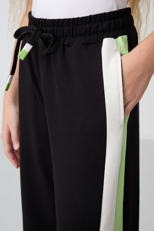 Siyah Yırtmaç Detaylı Cepli Geniş Paça Kız Çocuk Eşofman Alt - 75141 - 3