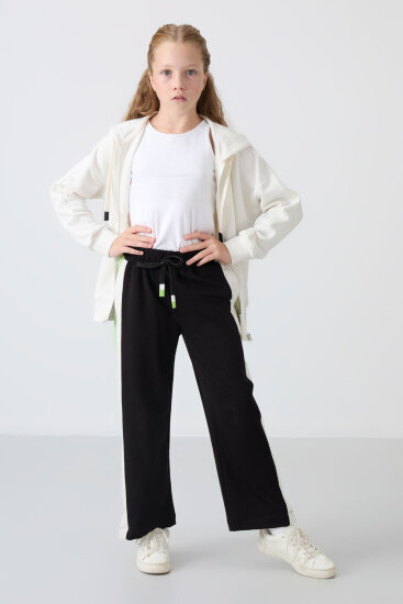 Siyah Yırtmaç Detaylı Cepli Geniş Paça Kız Çocuk Eşofman Alt - 75141 