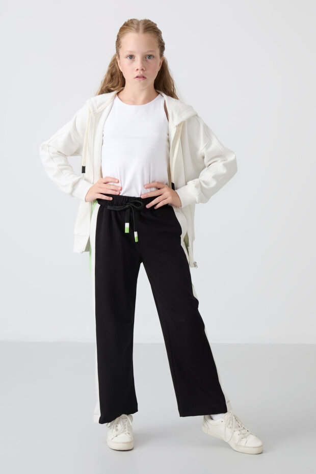 Siyah Yırtmaç Detaylı Cepli Geniş Paça Kız Çocuk Eşofman Alt - 75141 - 1