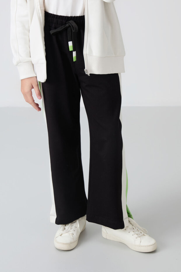 Siyah Yırtmaç Detaylı Cepli Geniş Paça Kız Çocuk Eşofman Alt - 75141 - 2