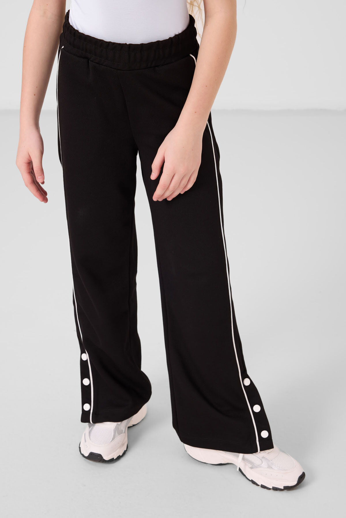 Siyah Geniş Paça Çıt Çıt Detaylı Kız Çocuk Palazzo Pantolon - 75199 - TOMMYLIFE