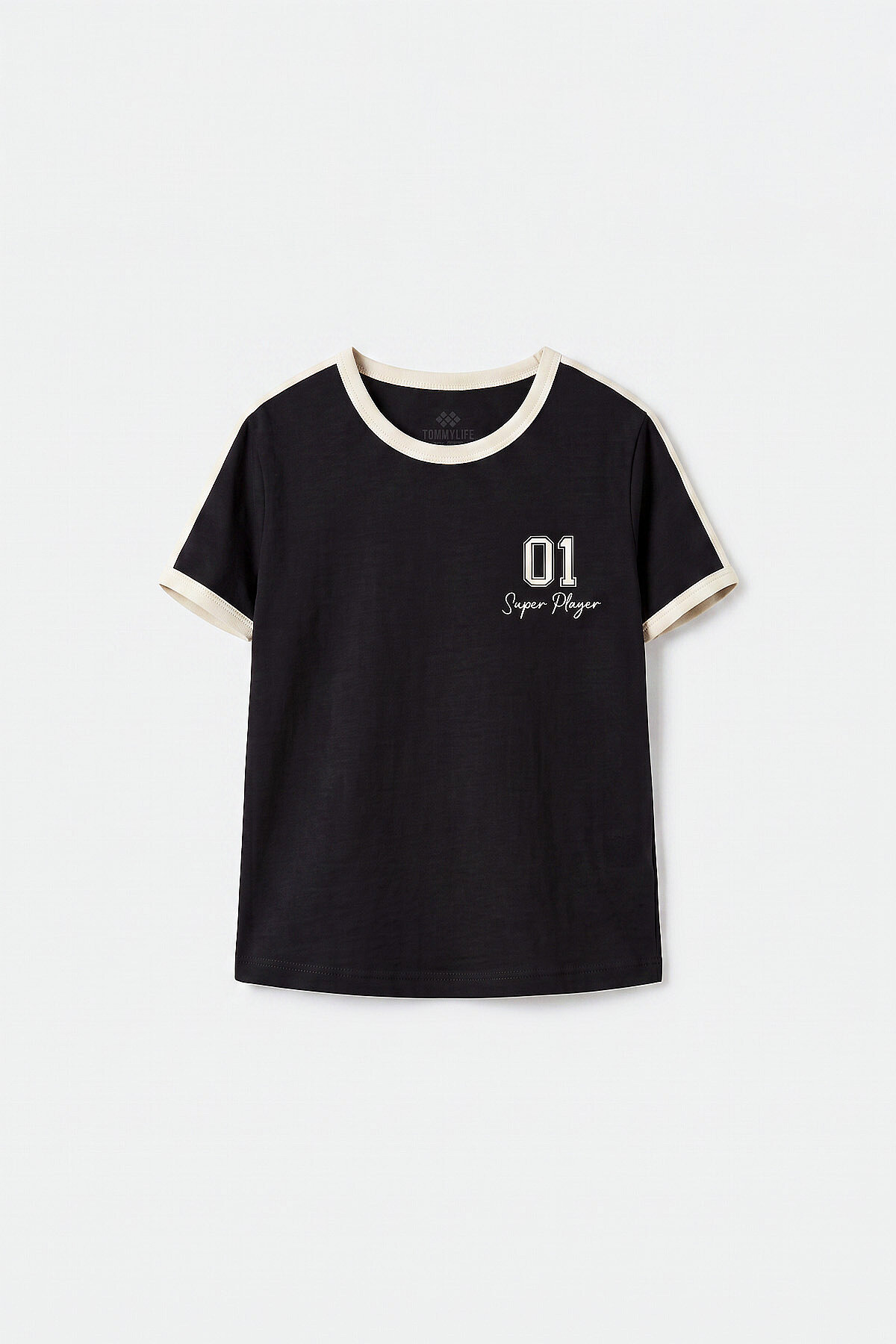 Siyah Omuz Biye Detaylı Baskılı Kız Çocuk T-Shirt - 75181 - TOMMYLIFE