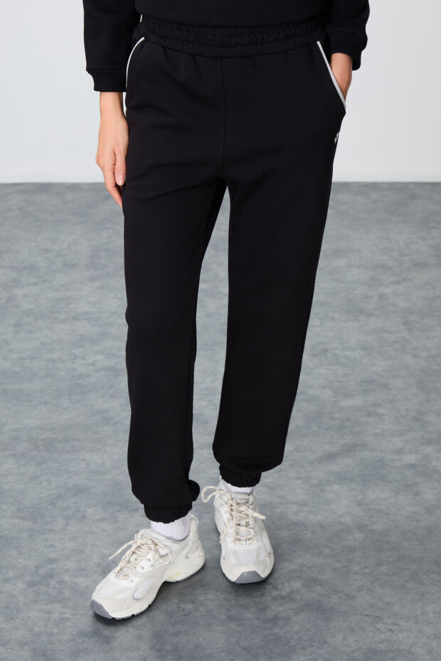 Siyah Kompakt Pamuklu Kalın Pürüzsüz Dokulu Dik Yaka Oversize Fit Kadın Eşofman Takım - 95342 - 3