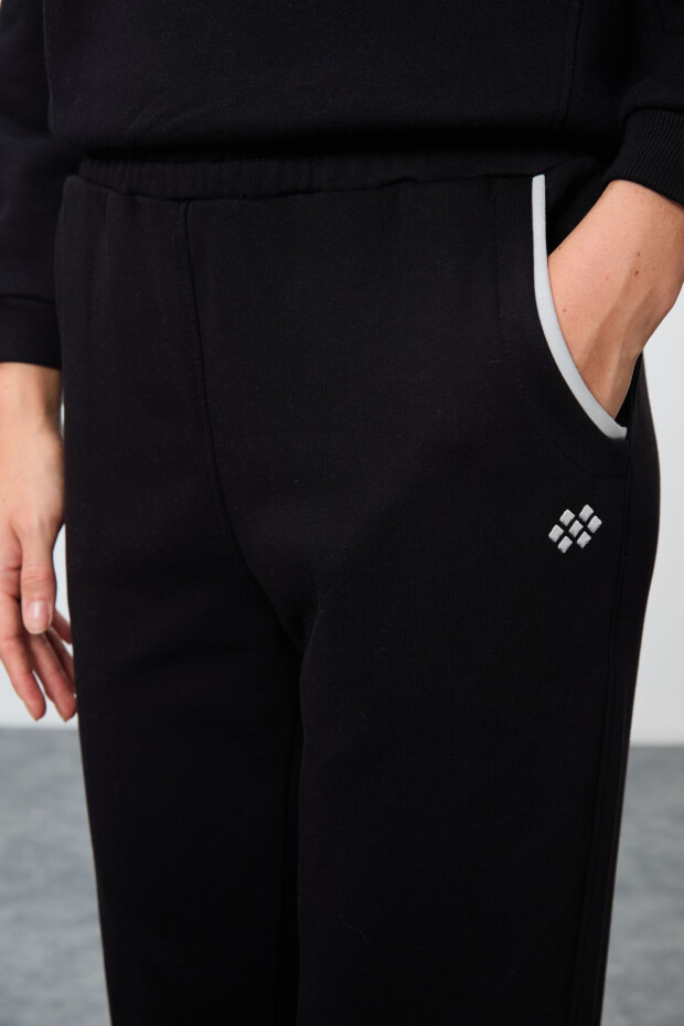 Siyah Kompakt Pamuklu Kalın Pürüzsüz Dokulu Dik Yaka Oversize Fit Kadın Eşofman Takım - 95342 - 6