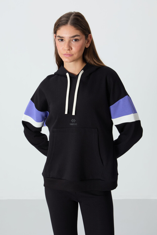 Siyah Kompakt Pamuklu Kalın Pürüzsüz Dokulu Kapüşonlu Standart Kalıp Kadın Sweatshirt - 97290 - 4