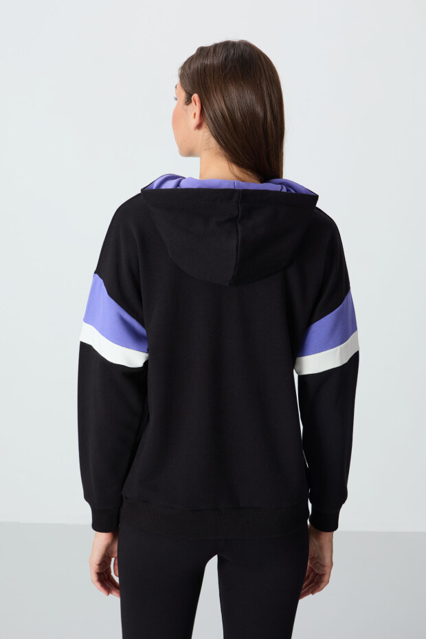 Siyah Kompakt Pamuklu Kalın Pürüzsüz Dokulu Kapüşonlu Standart Kalıp Kadın Sweatshirt - 97290 - 5