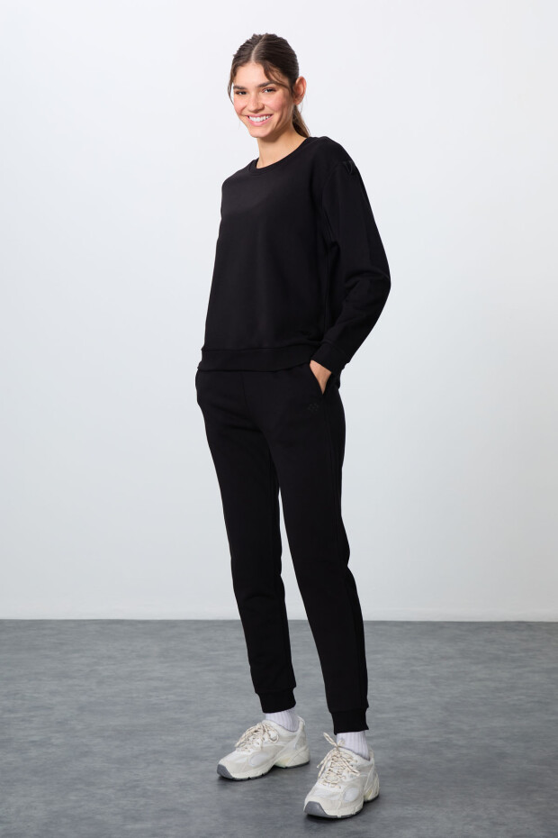 Siyah Kompakt Pamuklu Kalın Pürüzsüz Dokulu O Yaka Oversize Fit Kadın Eşofman Takım - 95341 - 4