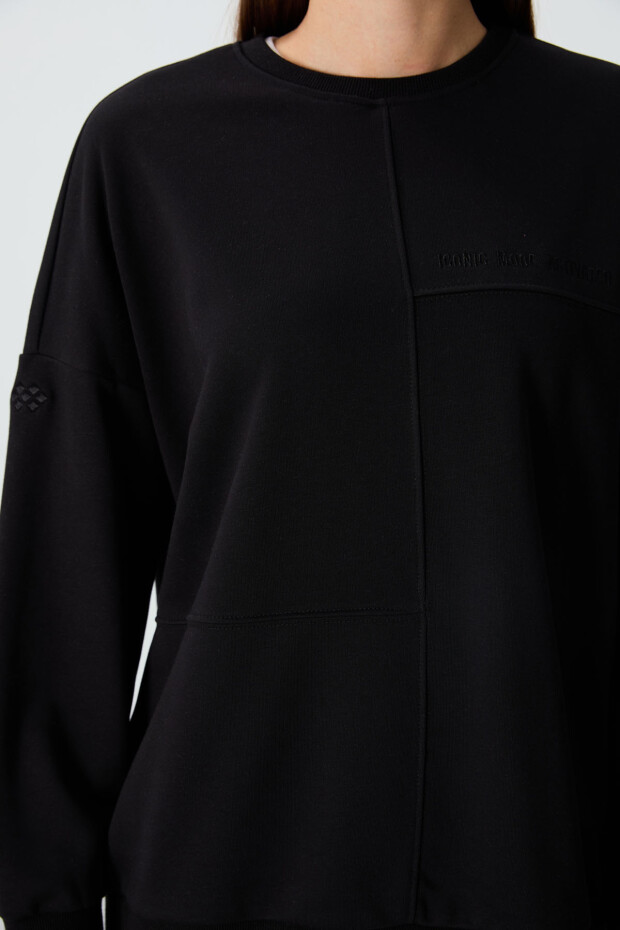 Siyah Kompakt Pamuklu Kalın Pürüzsüz Dokulu O Yaka Oversize Fit Kadın Sweatshirt - 97288 - 2