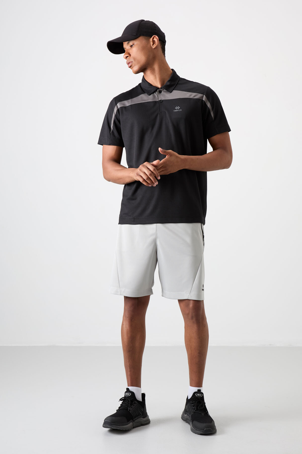 Siyah Nefes Alan Dokulu İnce Esnek Standart Fit Polo Yaka Erkek Performans T-Shirt - 88392 - TOMMYLIFE (1)