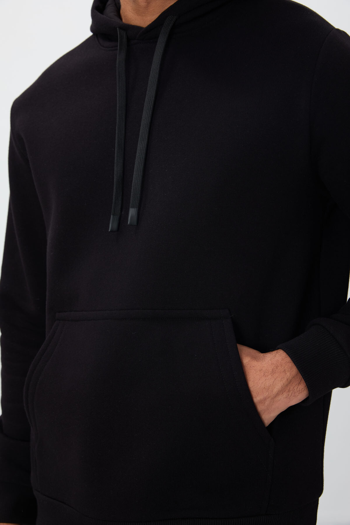 Siyah Pamuklu Kalın İçi Tüylü Yumuşak Dokulu Comfort Fit Nakışlı Erkek Sweatshirt - 88419 - TOMMYLIFE (1)