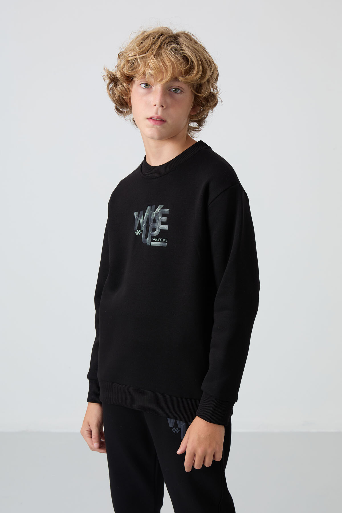 Siyah Pamuklu Kalın İçi Tüylü Yumuşak Dokulu Standart Fit Baskılı Erkek Çocuk Eşofman Takım - 11253 - TOMMYLIFE (1)