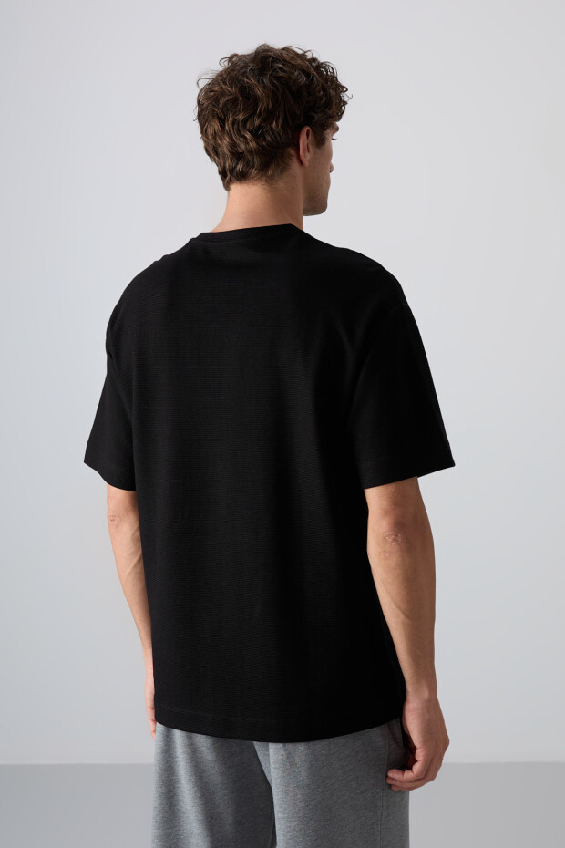 Siyah Pamuklu Kalın Yüzeyi Dokulu Oversize Fit Basic Erkek T-Shirt - 88341 - 5
