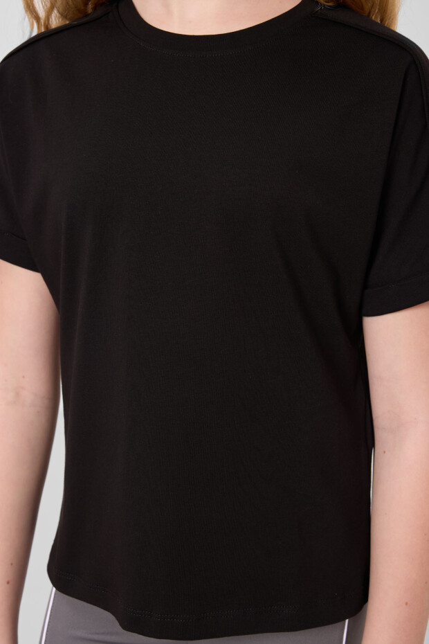 Siyah Pamuklu O Yaka Standart Kalıp Basic Kız Çocuk T-Shirt - 75182 - 4