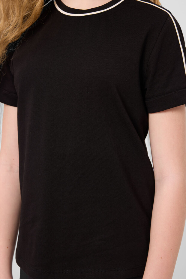 Siyah Pamuklu O Yaka Standart Fit Basic Kız Çocuk T-Shirt - 75177 - 3