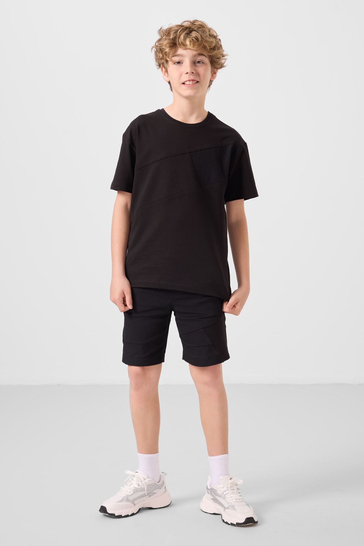 Siyah Pamuklu Oversize Fit Dokuma Hafif Esnek Chino Erkek Çocuk Şort Takım - 11275 - TOMMYLIFE
