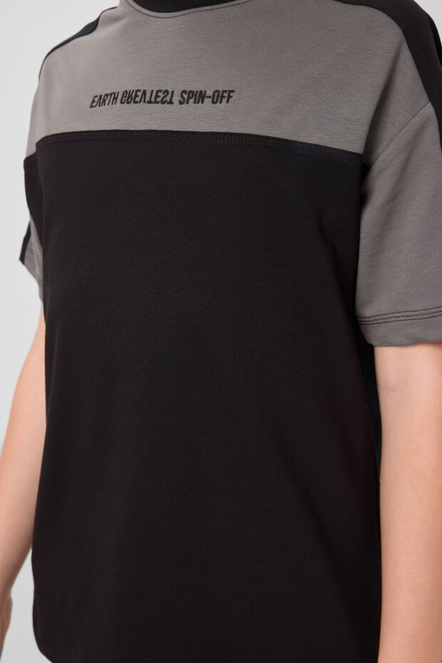 Siyah Pamuklu Yumuşak Dokulu Oversize Fit Nakışlı Erkek Çocuk T-Shirt - 11290 - 4