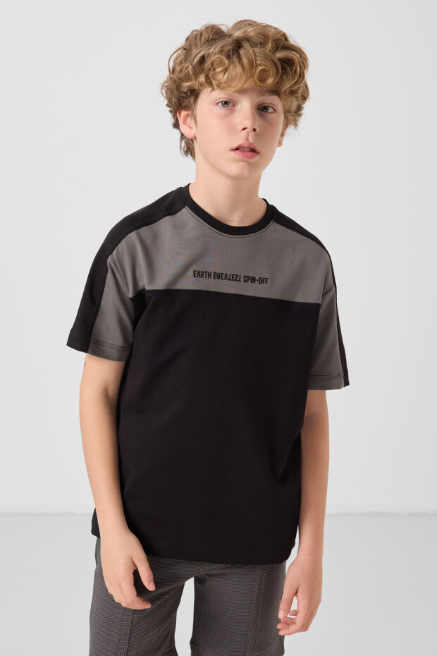 Siyah Pamuklu Yumuşak Dokulu Oversize Fit Nakışlı Erkek Çocuk T-Shirt - 11290 - 1
