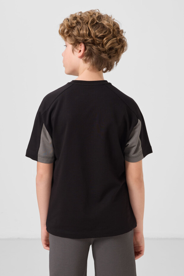 Siyah Pamuklu Yumuşak Dokulu Oversize Fit Nakışlı Erkek Çocuk T-Shirt - 11290 - 5