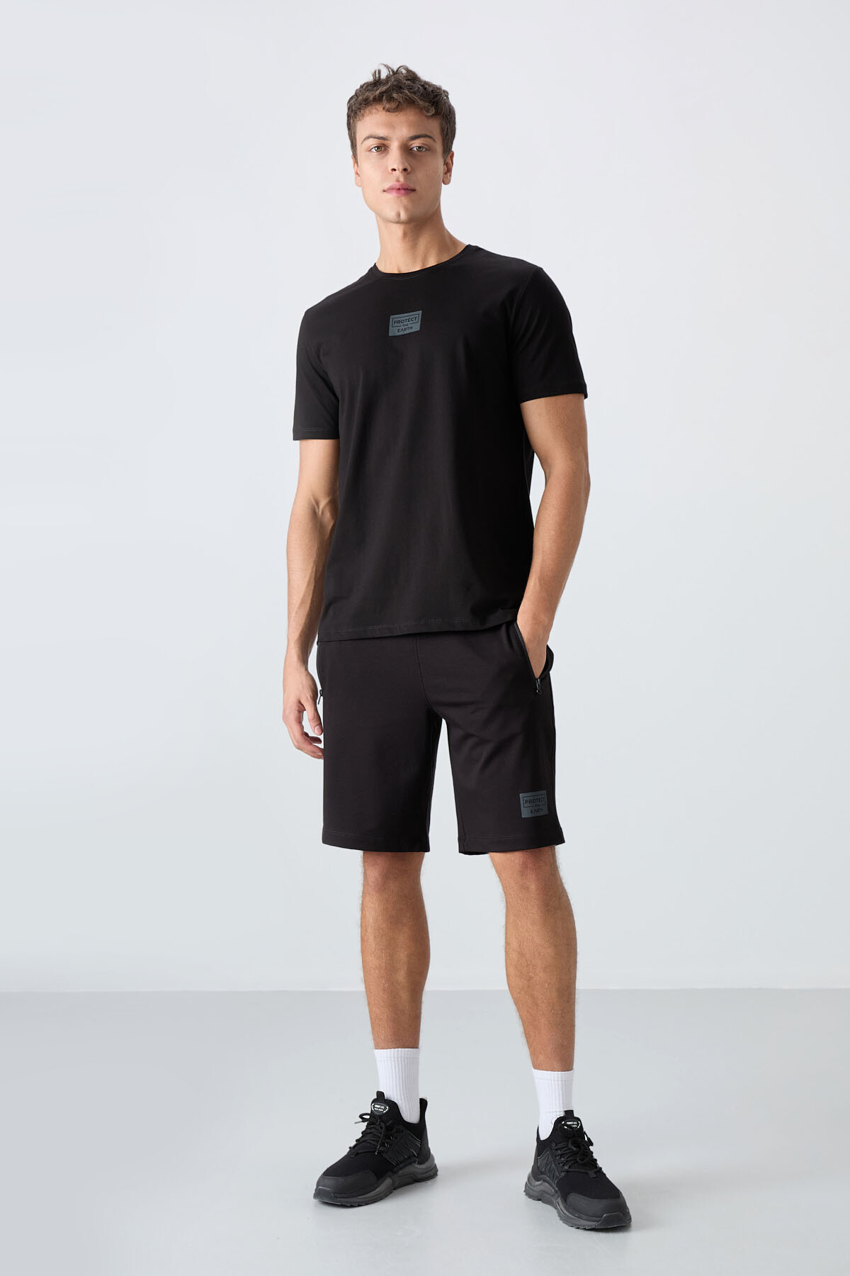Siyah Pamuklu Yumuşak Dokulu Standart Fit Baskılı Erkek Şortlu Takım - 85243 - TOMMYLIFE