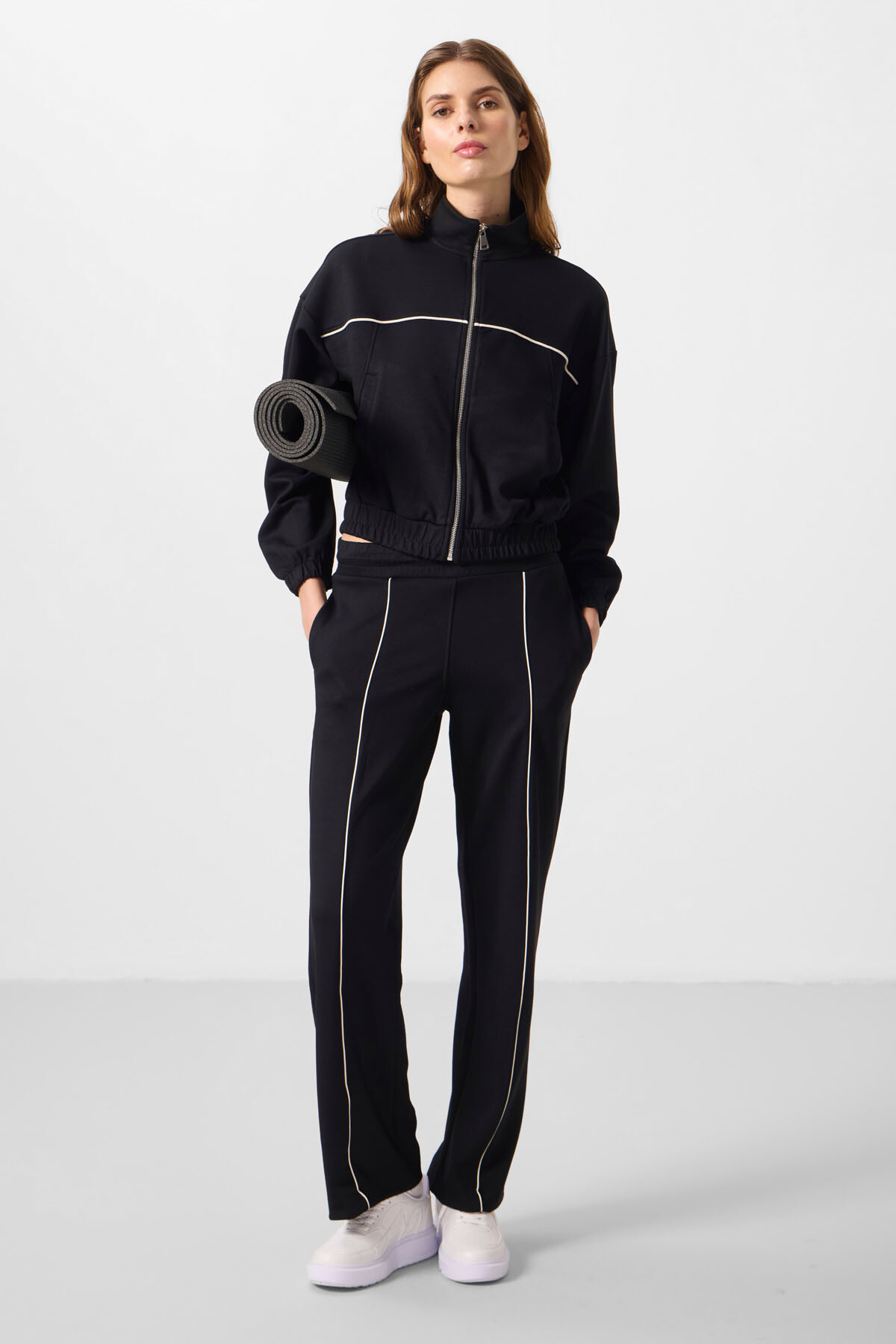 Siyah Yumuşak Dokulu Dik Yaka Oversize Lastikli Kadın Eşofman Takım - 95349 - TOMMYLIFE