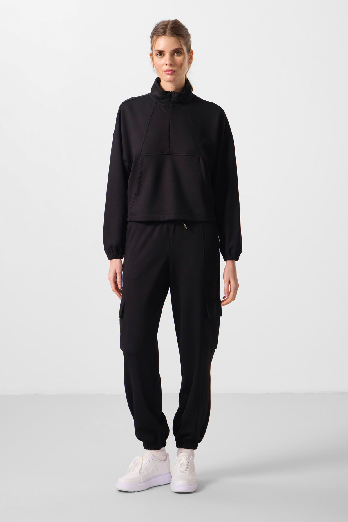 Siyah Yumuşak Dokulu Dik Yaka Gizli Fermuarlı Oversize Kadın Eşofman Takım - 95351 - TOMMYLIFE