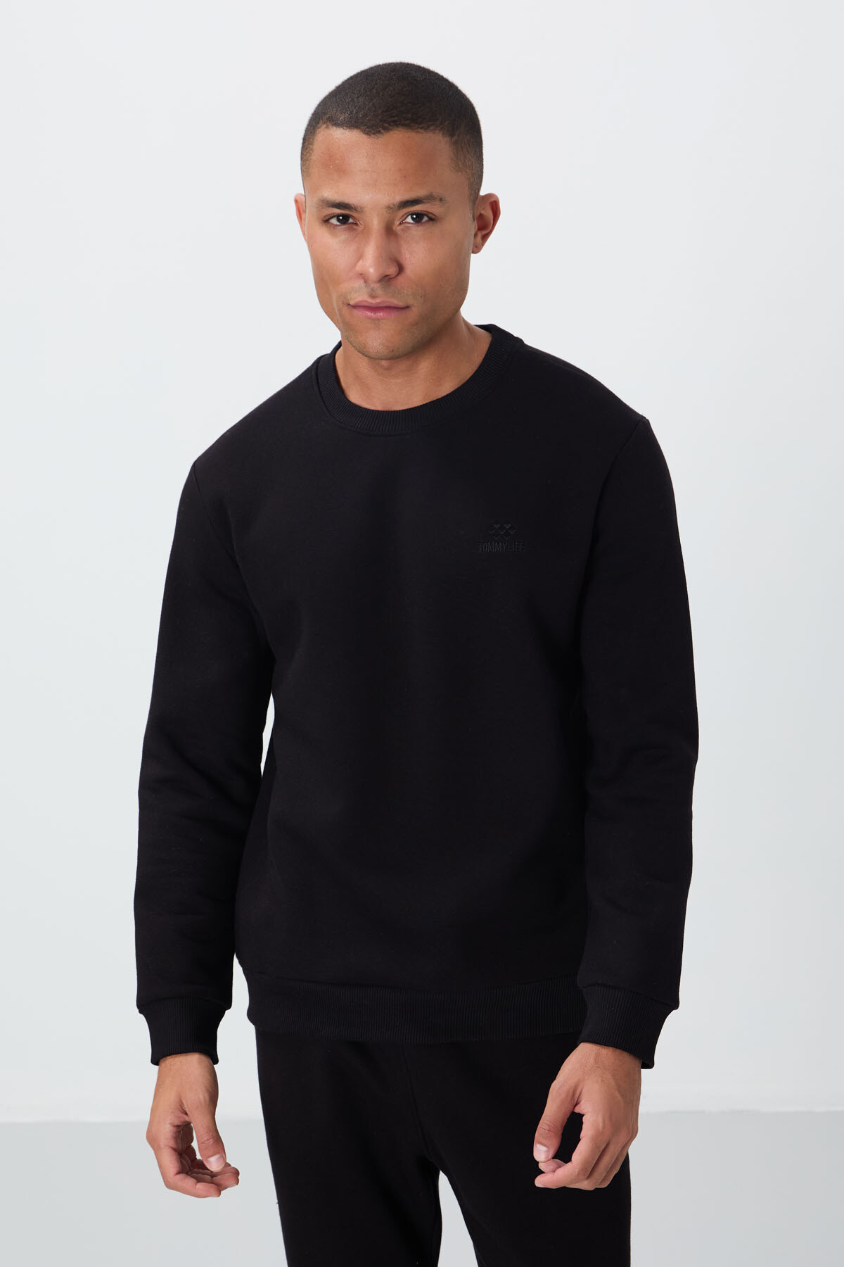 Siyah Pamuklu Kalın İçi Tüylü Yumuşak Dokulu Comfort Fit Nakışlı Erkek Eşofman Takım -85265 - TOMMYLIFE (1)