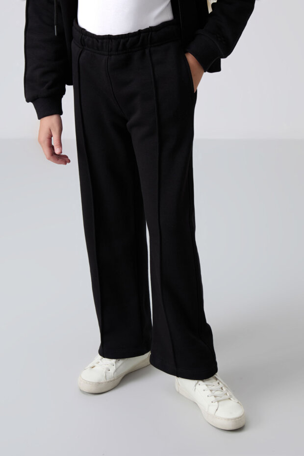 Siyah Pamuklu İçi Tüylü Yumuşak Dokulu Standart Fit Nakışlı Kız Çocuk Eşofman Takım - 75161 - 2