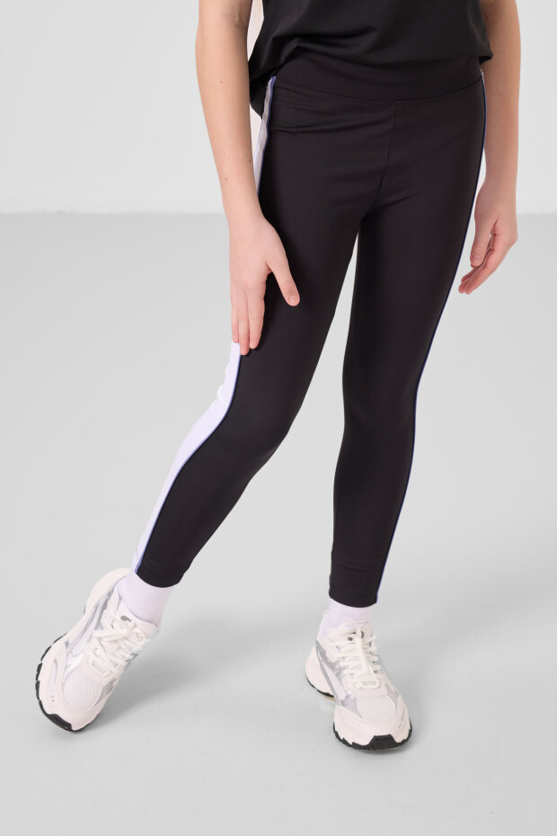 Siyah O Yaka Yan Şerit Detaylı Standart Fit Performans Kız Çocuk Tayt Takım - 75191