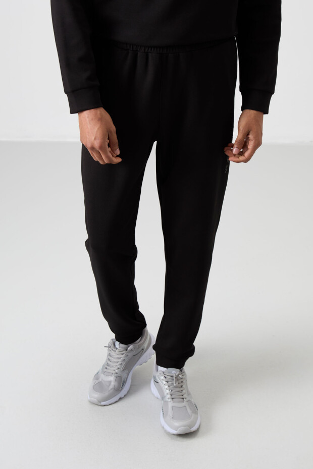Siyah - Siyah Pamuklu Kalın Yumuşak Dokulu Comfort Fit Baskılı Erkek Eşofman Takım - 85253 - 3