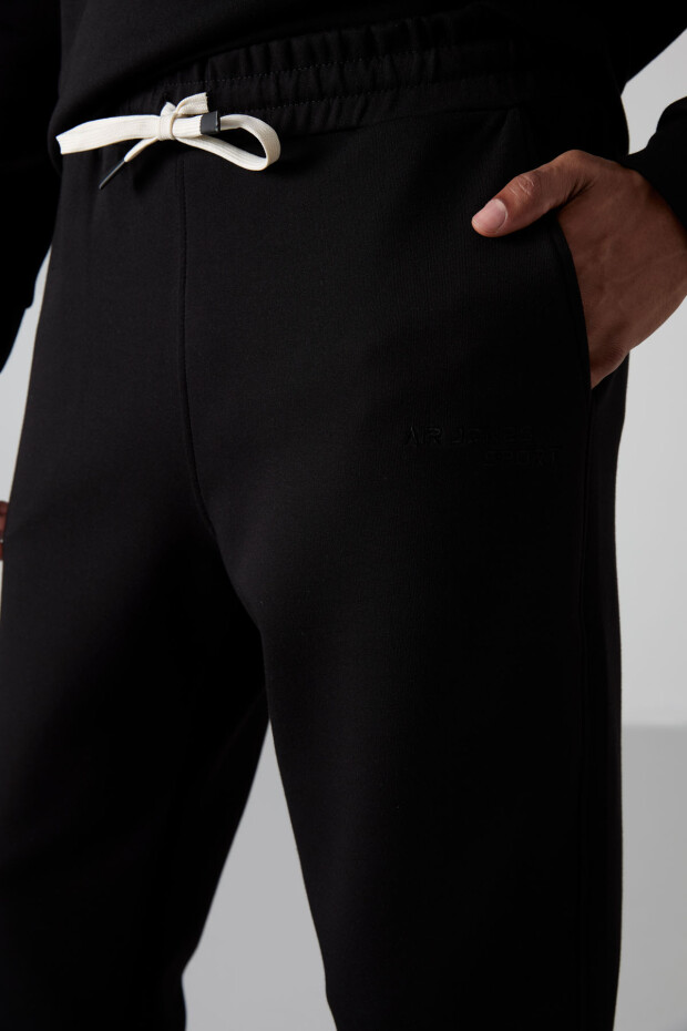 Siyah - Siyah Pamuklu Kalın Yumuşak Dokulu Comfort Fit Nakışlı Erkek Eşofman Takım - 85254 - 5