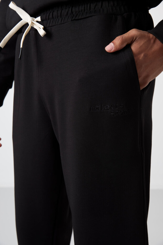 Siyah - Siyah Pamuklu Kalın Yumuşak Dokulu Comfort Fit Nakışlı Erkek Eşofman Takım - 85255 - 7