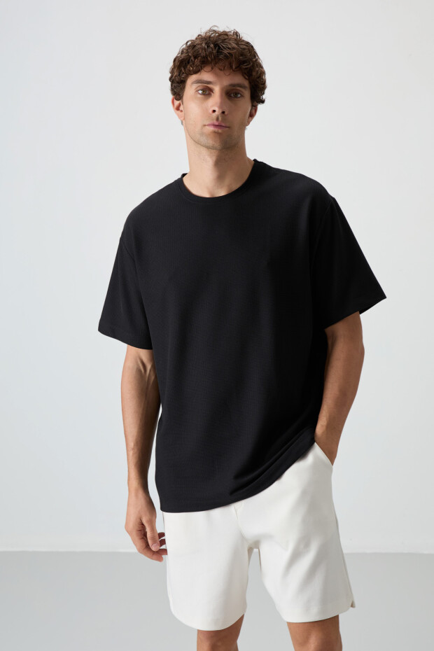 Siyah Waffle İnterlok Yüzeyi Dokulu Oversize Fit Basic Erkek T-Shirt - 88379 - 2