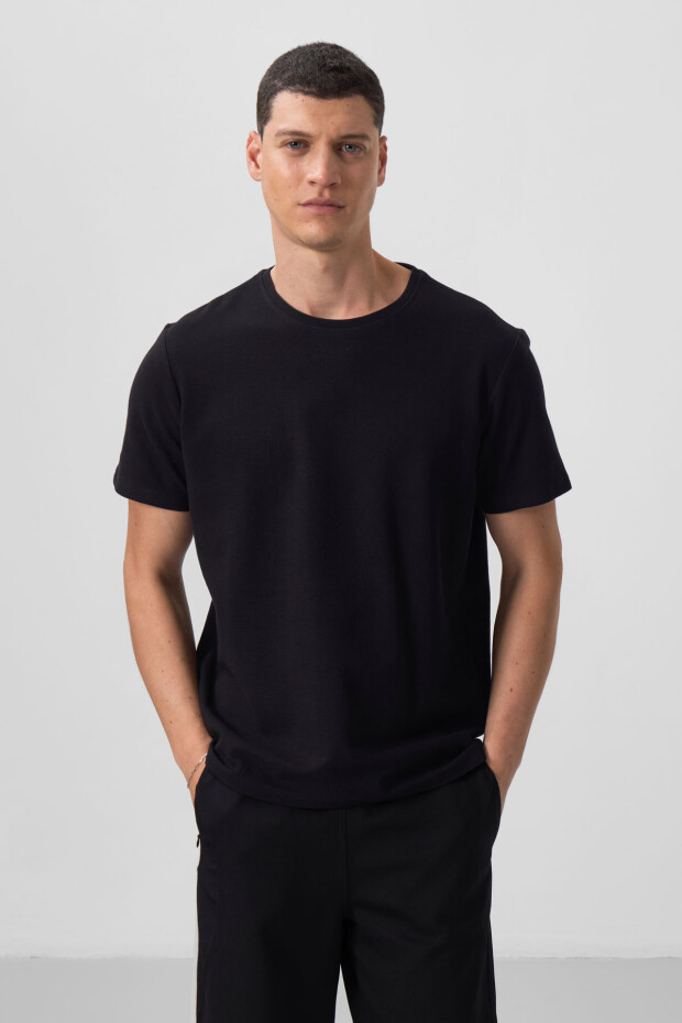 Siyah Yüzeyi Dokulu Rahat Form Basic Erkek T-Shirt - 88436 - 1