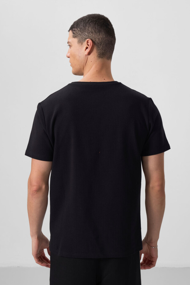 Siyah Yüzeyi Dokulu Rahat Form Basic Erkek T-Shirt - 88436 - 5