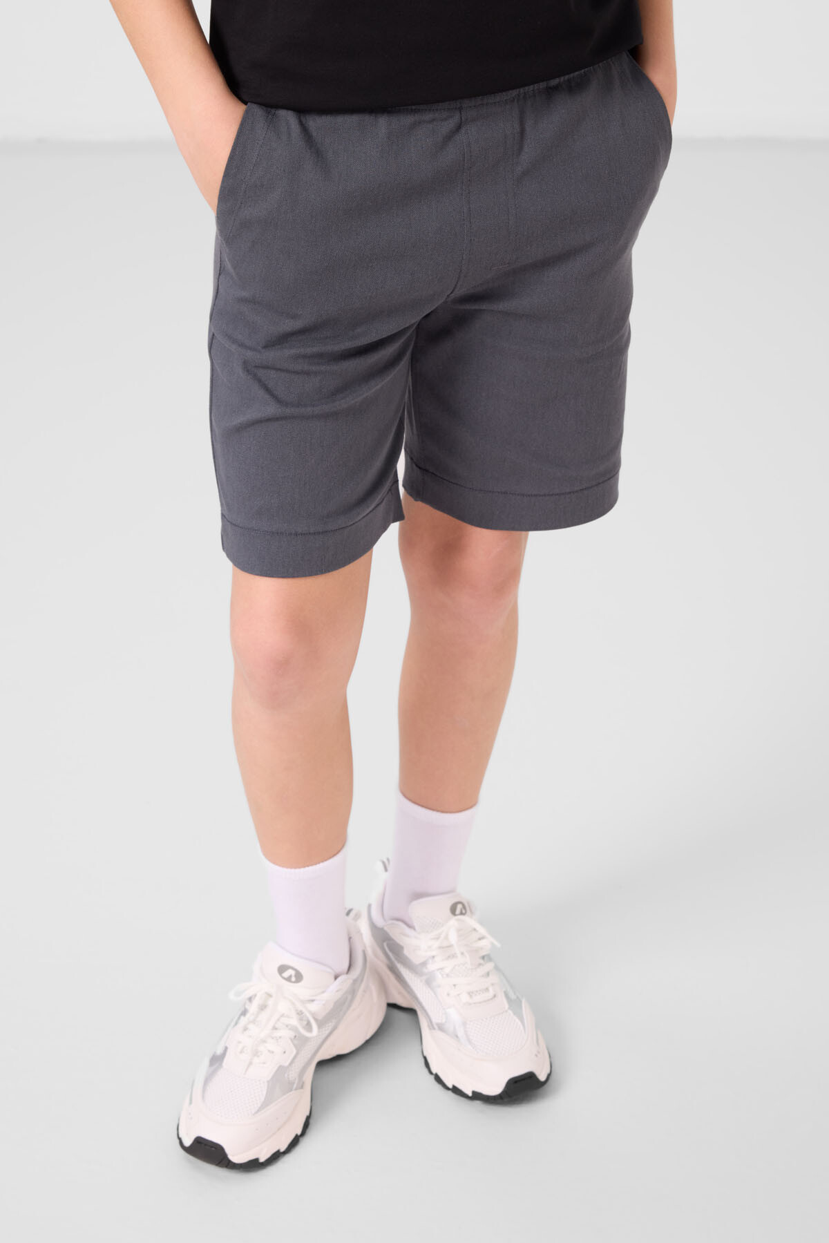 Siyah-Gri Pamuklu Oversize Fit Dokuma Hafif Esnek Chino Erkek Çocuk Şort Takım - 11278 - TOMMYLIFE (1)
