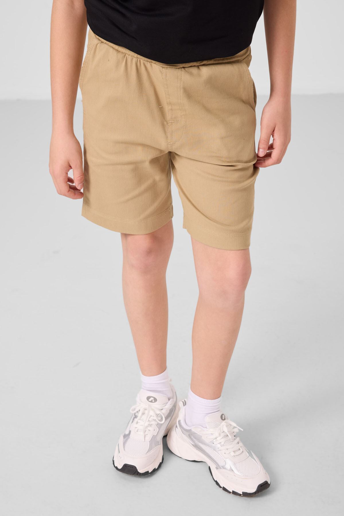 Siyah-Koyu Bej Pamuklu Oversize Fit Dokuma Hafif Esnek Chino Erkek Çocuk Şort Takım - 11279 - TOMMYLIFE (1)