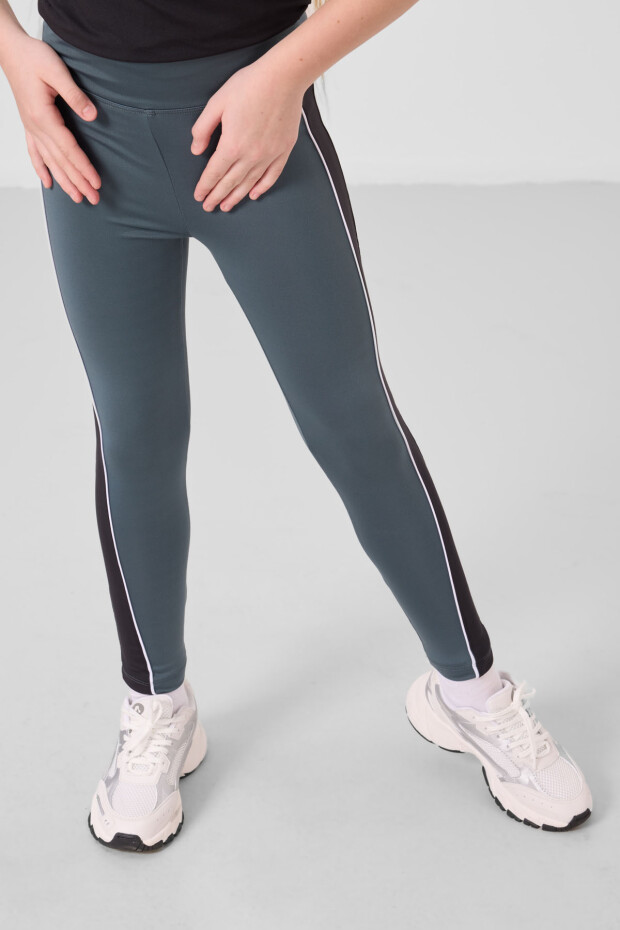 Siyah-Orman Yeşili O Yaka Yan Şerit Detaylı Standart Fit Performans Kız Çocuk Tayt Takım - 75191 - 2