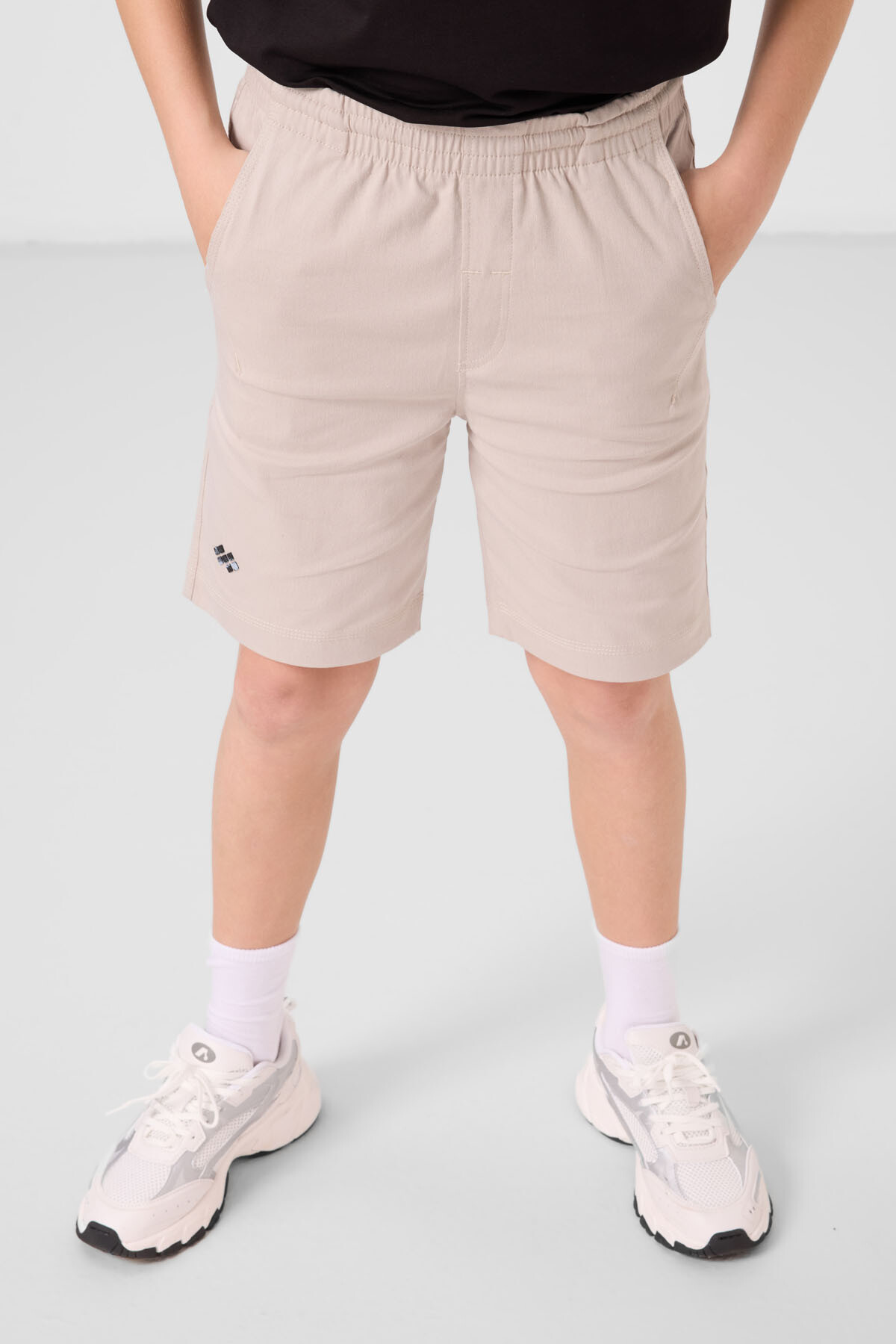 Siyah-Taş Pamuklu Oversize Fit Dokuma Hafif Esnek Chino Erkek Çocuk Şort Takım - 11277 - TOMMYLIFE (1)